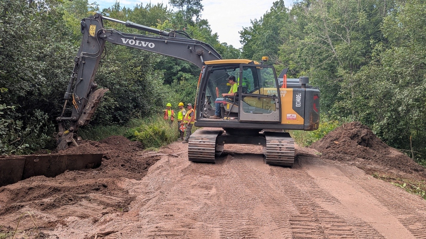 Crew assembling new stream simulation culvert sections